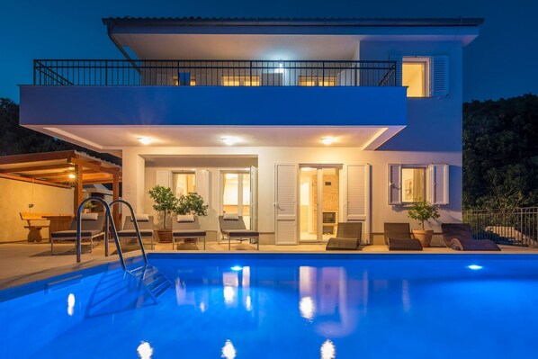 Außenseite Ferienhaus [Sommer]