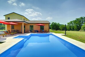 Extérieur maison de vacances [été]