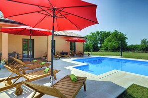 Piscine maison de vacances