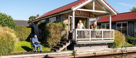 Außenseite Ferienhaus [Sommer]