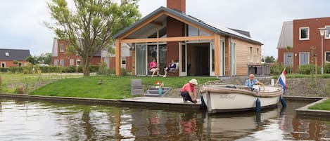 Außenseite Ferienhaus [Sommer]