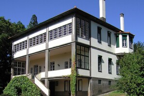 Außenseite Ferienhaus [Sommer]