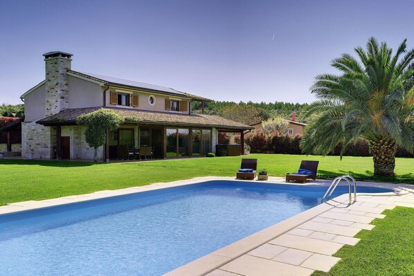 Extérieur maison de vacances [été]