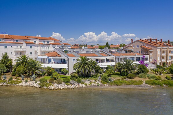 Extérieur maison de vacances [été]