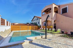 Holiday Home Swimming Pool