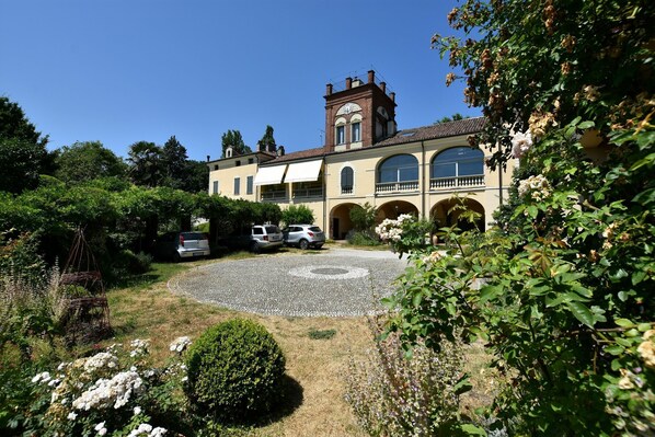 Holiday Home Exterior [summer]