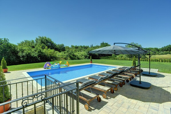 Piscine maison de vacances