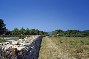 Vue de la maison de vacances [été]