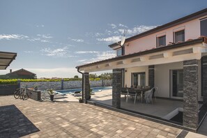 Extérieur maison de vacances [été]