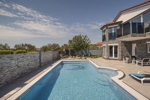 Piscine maison de vacances