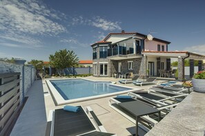 Extérieur maison de vacances [été]