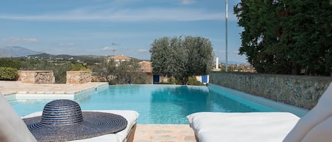 Piscina casa vacanze