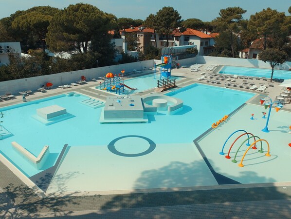 Holiday Home Swimming Pool