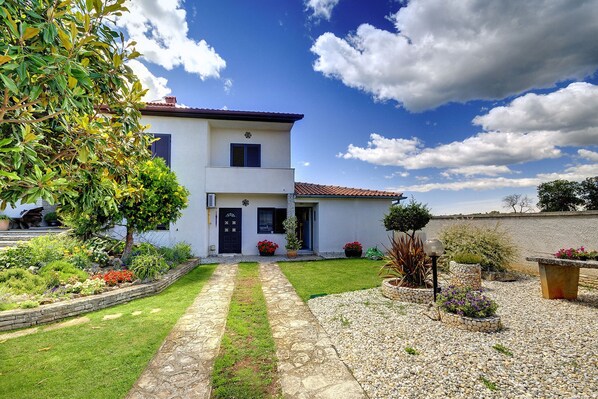 Extérieur maison de vacances [été]