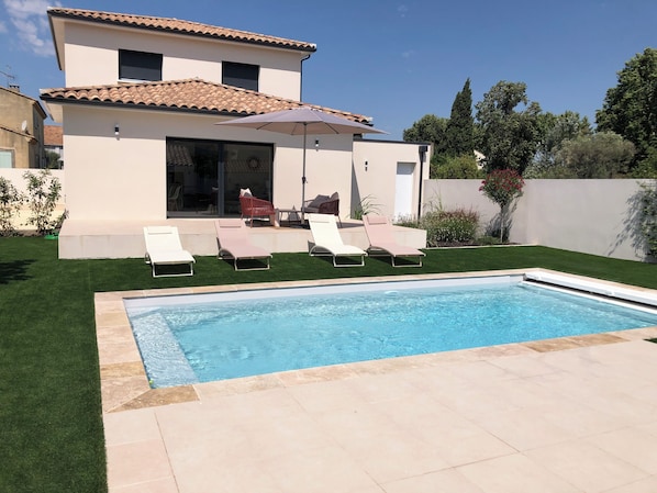 Jardin avec piscine
