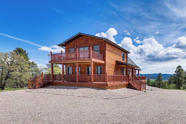 Sundance Vacation Rental | 3BR | 3BA | 1,750 Sq Ft | Stairs Required