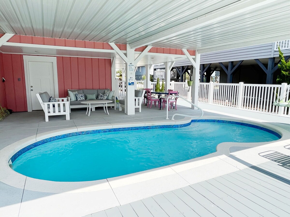 Beautifully Decorated OIB Canal Home with Pool & Dock 4-min Walk to the Beach