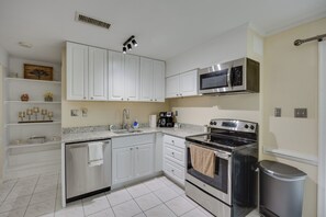 Kitchen | Coffee Maker | Dishwasher | Microwave