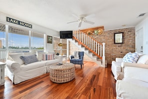 2nd floor living room