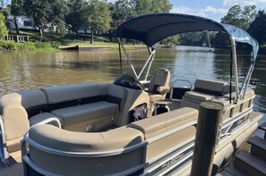 Boat for rent! Please as about this during your booking if you are interested.