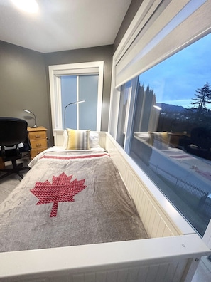 Twin beds and memory-foam metress,  fresh linens provided 