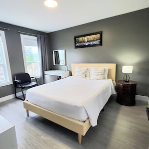 Master bedroom with queen bed. Brand new memory-foam metress and fresh linens 