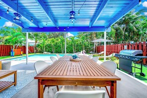 Outdoor dining