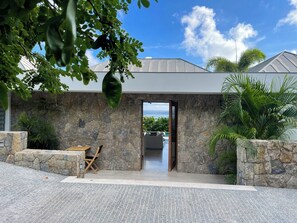 St-Barts-Villa-CBAoff01