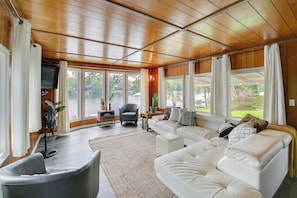 Living Room | Central Air Conditioning & Heating