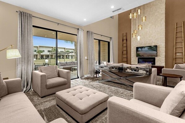 7584BrooklynDrive(2)