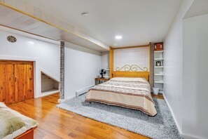 Studio | Queen Bed | Queen Air Mattress | Basement Unit