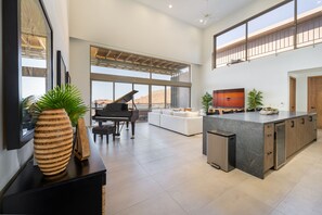 1604 Living Piano