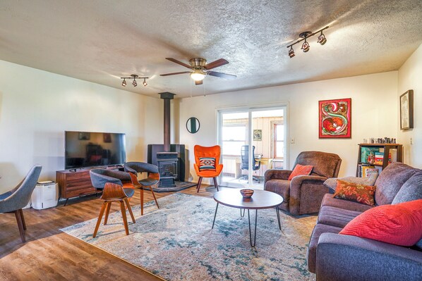 Walsenburg Vacation Rental | 2BR | 1BA | Stairs Required | 1,400 Sq Ft