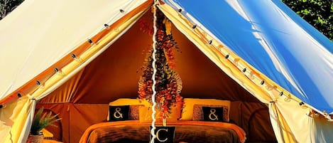 Cayo ~ retreat’s Award winning X.L 6m x 6m Luxury Bell Tent 