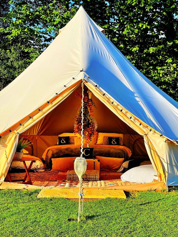 Cayo ~ retreat’s Award winning X.L 6m x 6m Luxury Bell Tent 