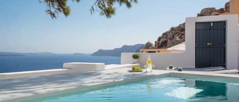 Amazing Santorini Villa | 1 Bedroom | Pina Caldera Villa | Astounding Caldera Views & Private Plunge Pool | Oia by Villamore