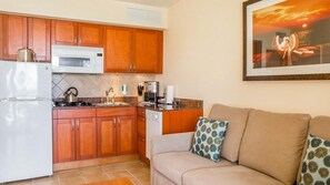 la-cabana-beach-resort-1bed-living-area.jpg