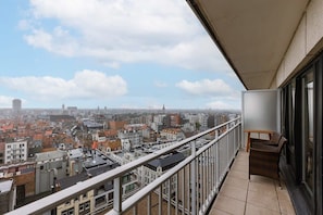 Balcony with cityview