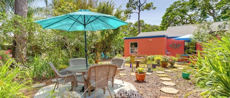 Gulfport Vacation Rental | 2BR | 1BA | Step-Free Access | 800 Sq Ft