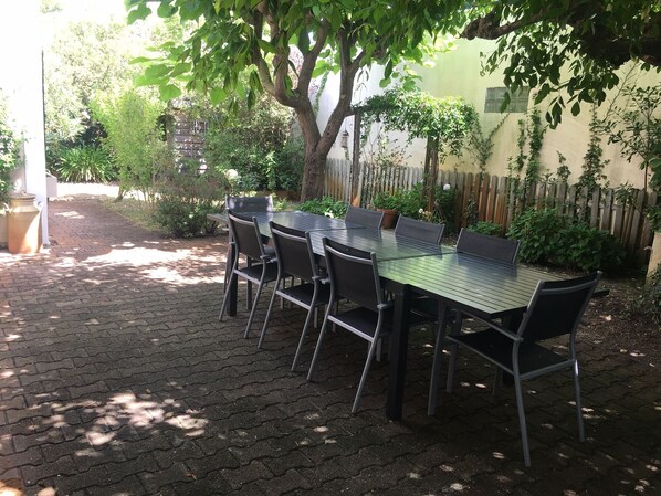 Outdoor dining