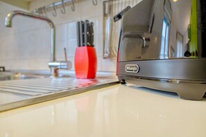 Kaffee und/oder Kaffeemaschine