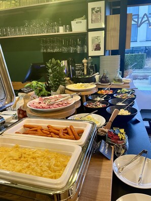 朝食ビュッフェ