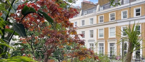 Elegant Garden Square, W2