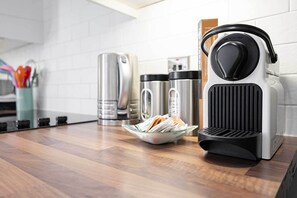 Kaffee und/oder Kaffeemaschine