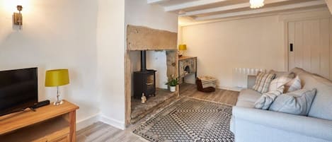 Daisy's Cottage, Allendale Town - Host & Stay