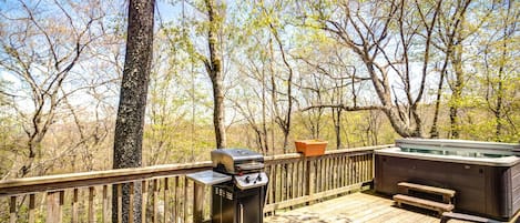 Deck with Grill and Hot Tub