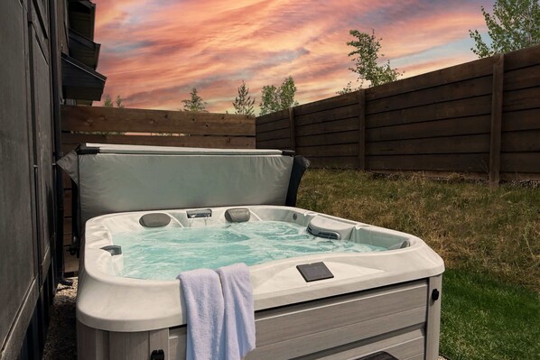 Enjoy a relaxing soak in the brand new Jacuzzi hot tub! 
