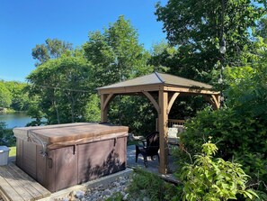 Hottub and gazebo 