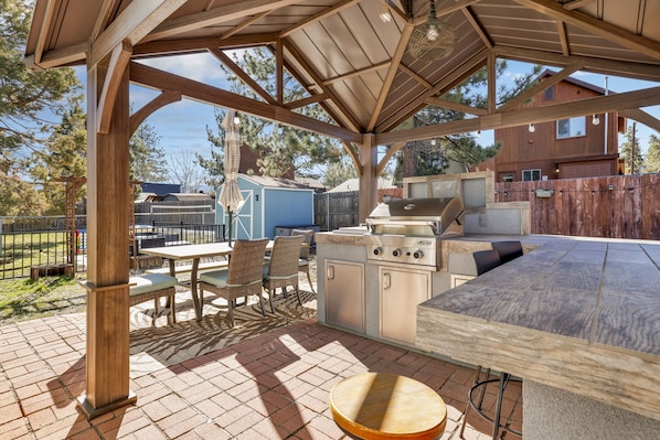 Outdoor dining