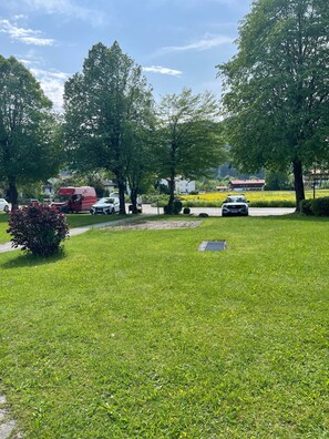 Parkmöglichkeit direkt an der Anlage
